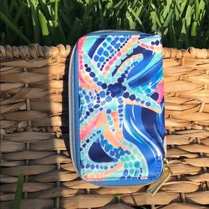 Lilly Pulitzer Accessories - Lilly Pulitzer phone wallet Lilly Pulitzer Accessories - Lilly Pulitzer phone wallet